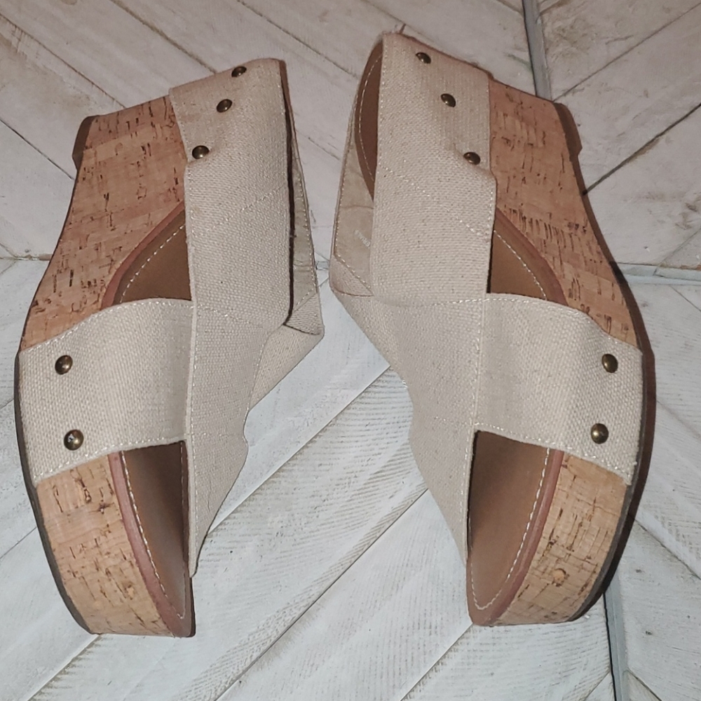 Crown Vintage Size 10 M Tan Wedges - Picture 3 of 8